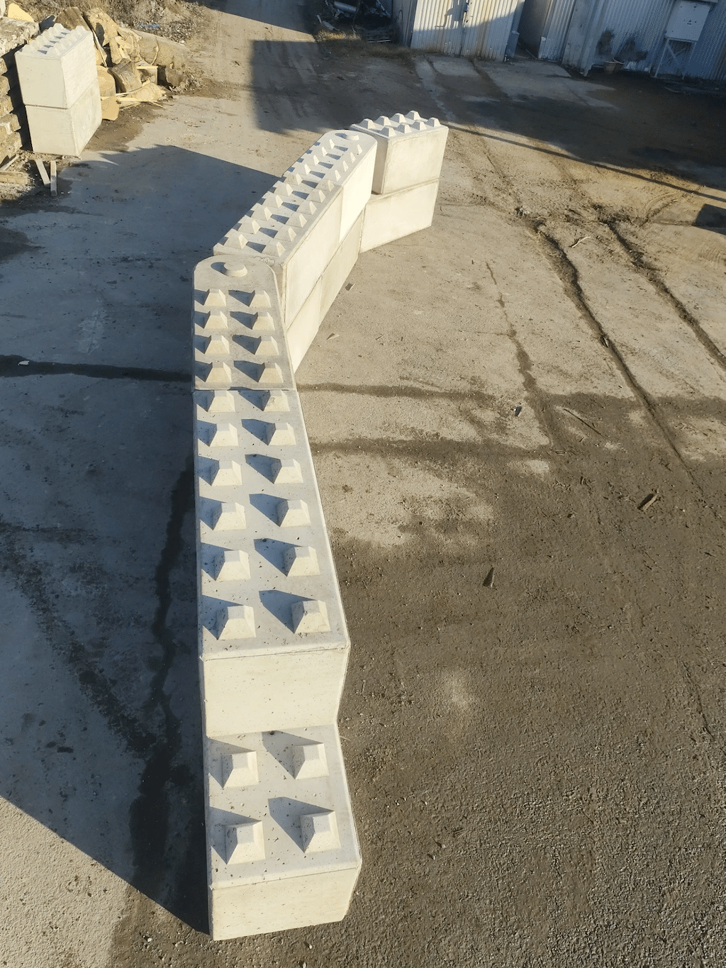 Betonový blok 80 cm x 60 cm x 60 cm - Obrázek 7